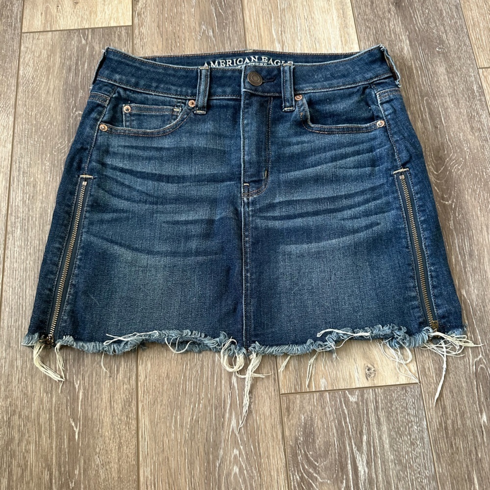 ๐๏ธ American Eagle stretch Jean skirt. Great condition.